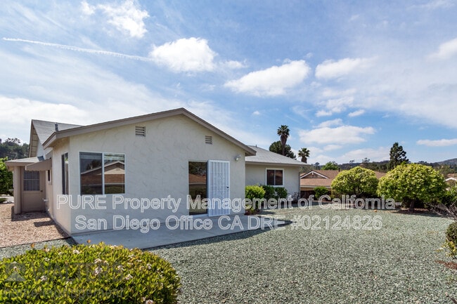11994 Obispo Rd in San Diego, CA - Building Photo - Building Photo