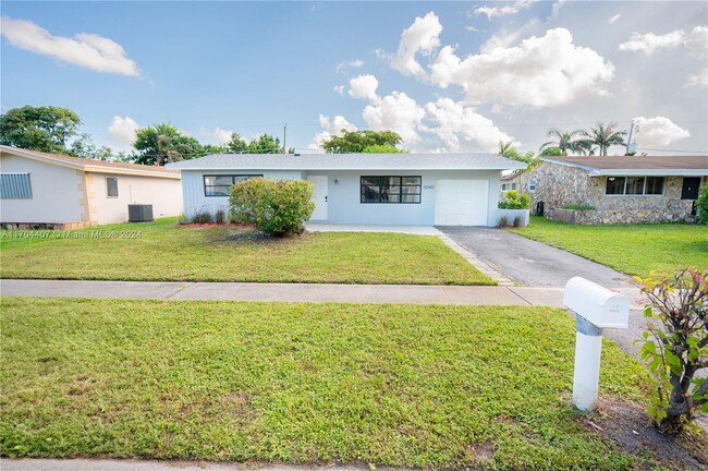 9040 NW 26th Pl in Sunrise, FL - Building Photo - Building Photo