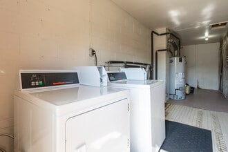 Campbell Apartments in Ypsilanti, MI - Building Photo - Interior Photo