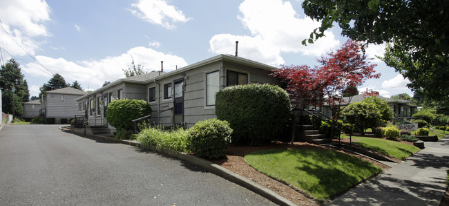 Mt. Tabor Court in Portland, OR - Building Photo - Building Photo