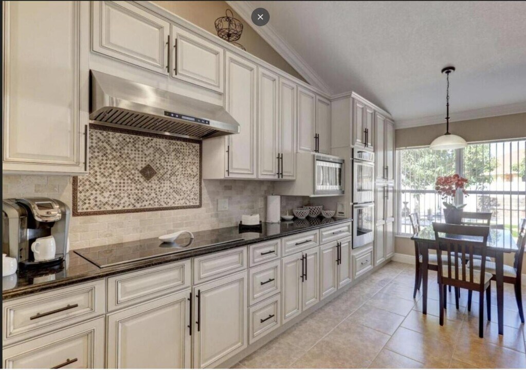 2529 SW Grotto Cir in Port St. Lucie, FL - Building Photo