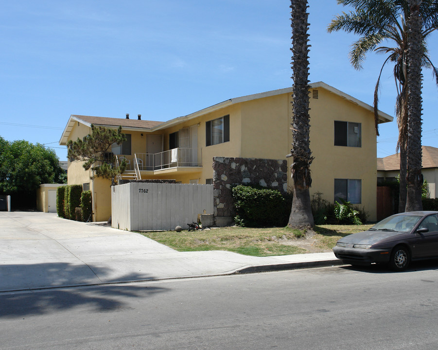 7762 Glencoe Ave in Huntington Beach, CA - Building Photo