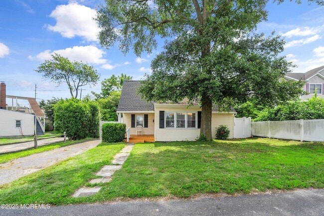 property at 1600 M St