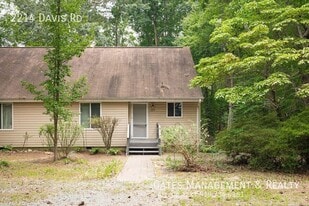 2214 Davis Rd in Hillsborough, NC - Building Photo