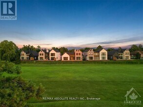 17 Trailway Cir in Ottawa, ON - Building Photo - Building Photo