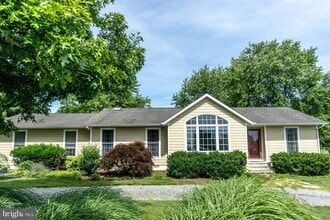 206 Prospect Bay Dr W in Grasonville, MD - Building Photo - Building Photo