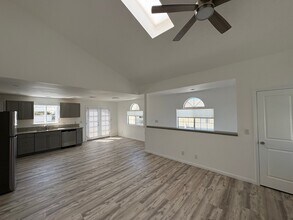 1721 Arlington Ave, Unit Arlington upstairs in Torrance, CA - Foto de edificio - Building Photo