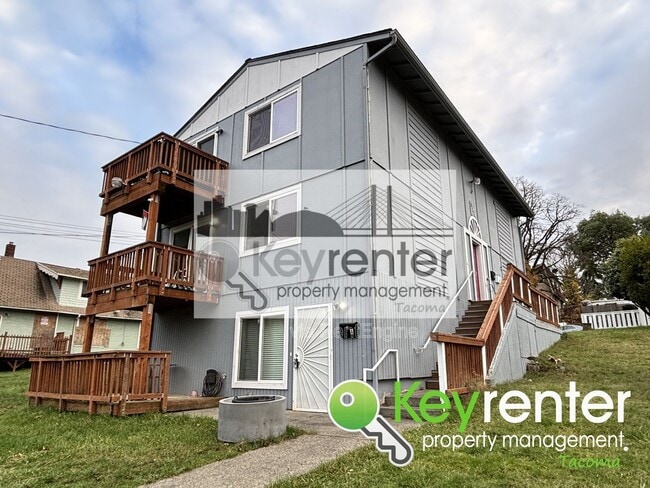 property at 323 S 30th St