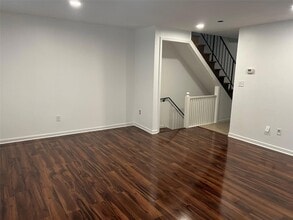 30 Roundtree Ct in Beacon, NY - Building Photo - Building Photo