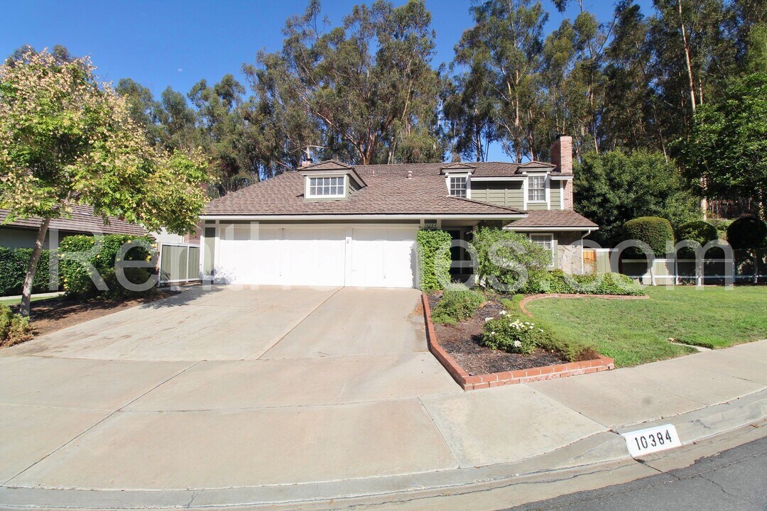 10384 Barrywood Way in San Diego, CA - Building Photo