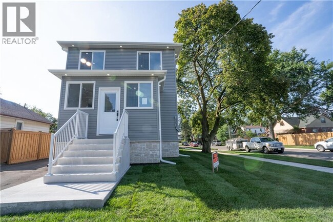 309 Nelson St in Brantford, ON - Building Photo - Building Photo