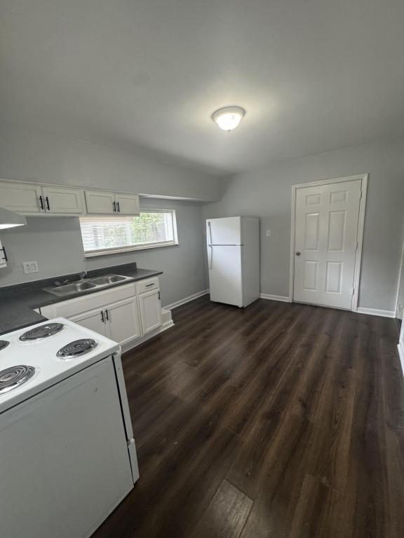 property at 1243 Simmons Ave