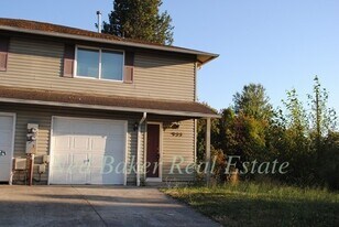 953-955 Charter Pl NE in Salem, OR - Building Photo