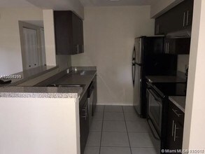 2405 NW 33rd St-Unit -1202 in Oakland Park, FL - Building Photo - Building Photo