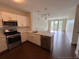 111 Morgan St in Stamford, CT - Building Photo