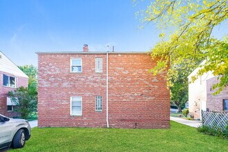 20231 Crystal Ave in Euclid, OH - Building Photo - Building Photo