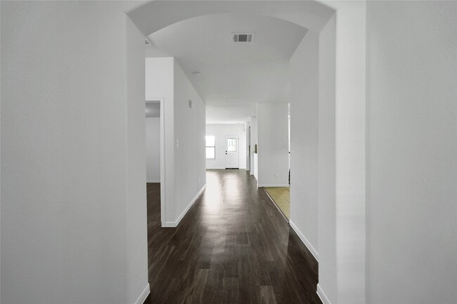9214 St Laurent Ln in Houston, TX - Building Photo - Building Photo