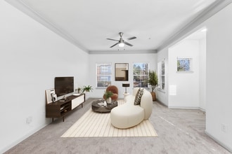 Halston South Point Apartment Homes in Mcdonough, GA - Foto de edificio - Building Photo