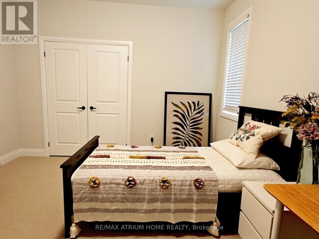 29 Dennis Reed Ct in Aurora, ON - Building Photo - Building Photo