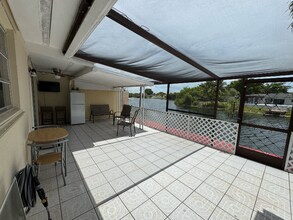 13846 Kendale Lakes Dr in Miami, FL - Building Photo - Building Photo