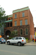 Brownstone Apartments in Richmond, VA - Building Photo - Building Photo