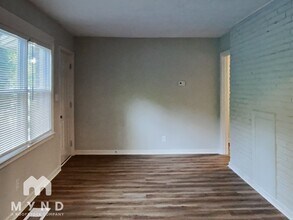 1895 Oak Valley Rd in Decatur, GA - Building Photo - Building Photo