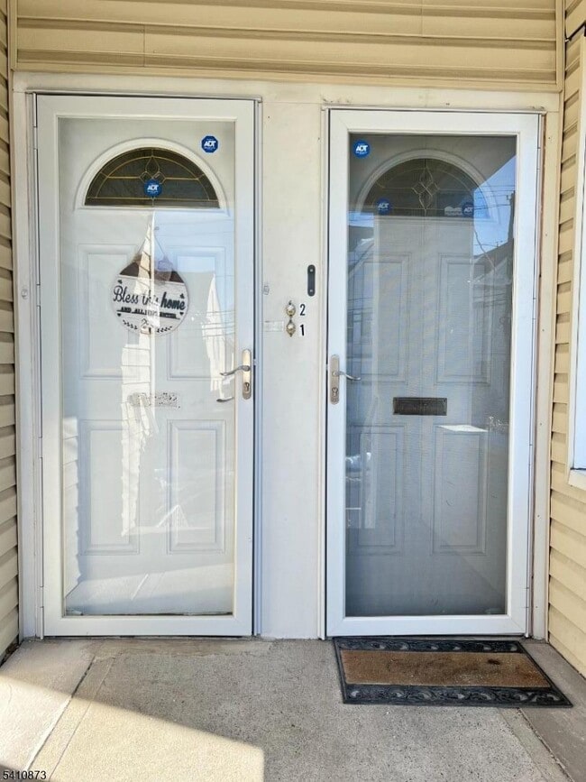 485 E 27th St in Paterson, NJ - Building Photo - Building Photo