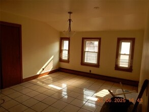 11 Beekman Ave in Mount Vernon, NY - Building Photo - Building Photo