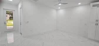 929 Eisenhower Blvd in Lehigh Acres, FL - Building Photo