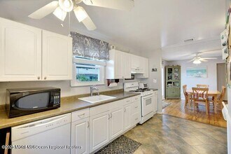 81 Berry Pl in Long Branch, NJ - Building Photo - Building Photo