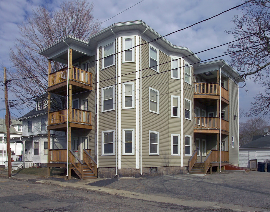 19 Fayette Pl in Taunton, MA - Building Photo