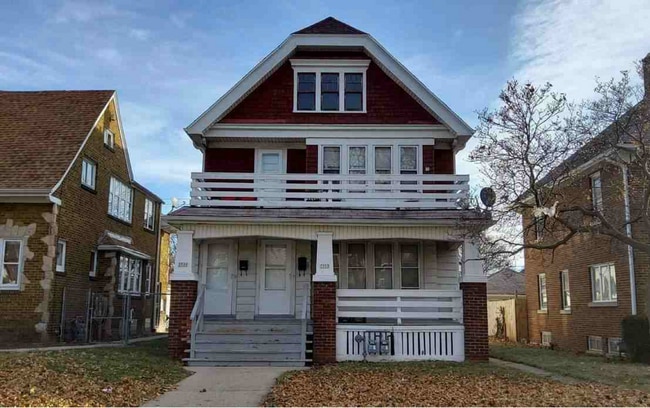 2918-2920-2920 N 47th St