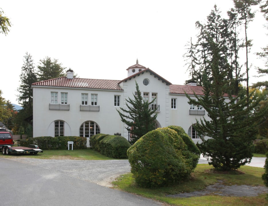 4590 Rt-9n in Diamond Point, NY - Building Photo