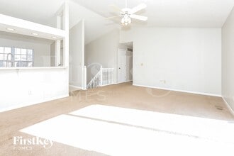 1961 Big Tree Dr in Columbus, OH - Foto de edificio - Building Photo