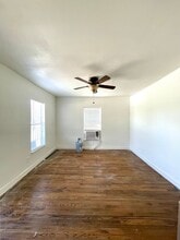 1407 S Denley Dr in Dallas, TX - Foto de edificio - Building Photo
