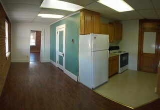 211 E Grand Ave, Unit Apt 410 in Laramie, WY - Foto de edificio - Building Photo