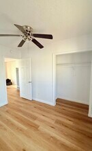 124 1/4 W 95th St, Unit 124 1.4 in Los Angeles, CA - Foto de edificio - Building Photo