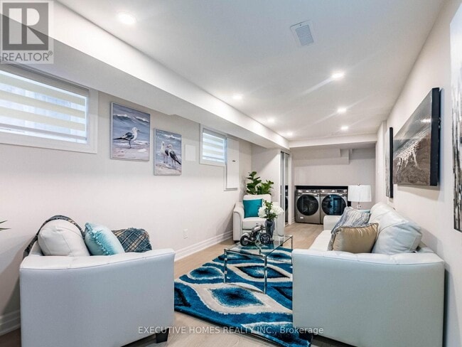 property at 2685 Windjammer Rd