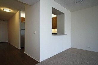 240 E Wacker Dr in Chicago, IL - Foto de edificio - Building Photo