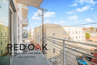 1331 W 7th St, Unit 417 in Los Angeles, CA - Foto de edificio - Building Photo