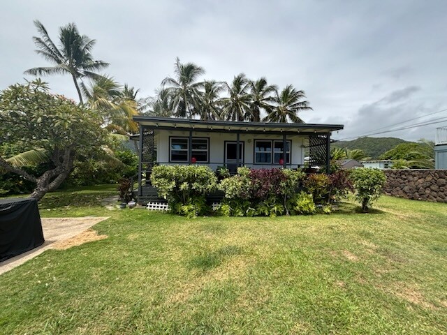 53-930-930 Kamehameha Hwy in Hauula, HI - Building Photo