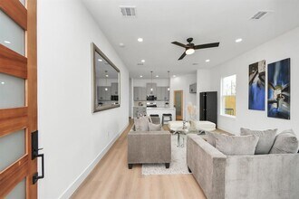 8817 Edgar St in Houston, TX - Building Photo - Building Photo