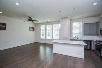 6031 Cypress St in Houston, TX - Building Photo - Building Photo