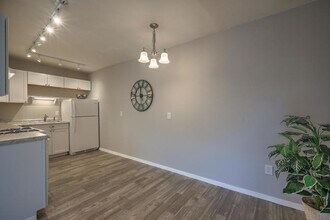 2801 Vail Ave SE, Unit 232 in Albuquerque, NM - Building Photo - Building Photo