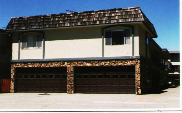 1216 Floribunda Ave in Burlingame, CA - Building Photo