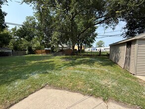 21325 Marie Ave in Warren, MI - Building Photo - Building Photo