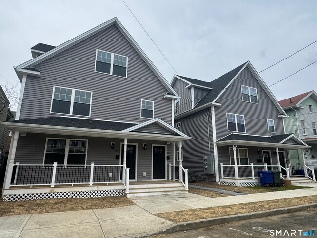 279 Harriet St in Bridgeport, CT - Building Photo - Building Photo