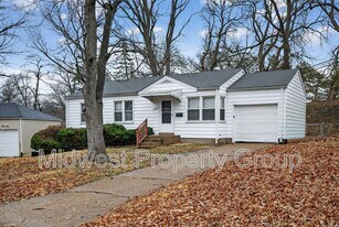 1015 Avant Dr in St. Louis, MO - Building Photo