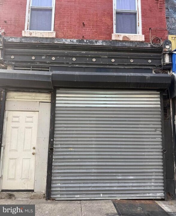 3046 Kensington Ave in Philadelphia, PA - Building Photo
