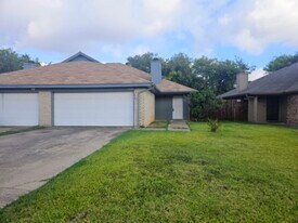 7523 April Ln in North Richland Hills, TX - Building Photo